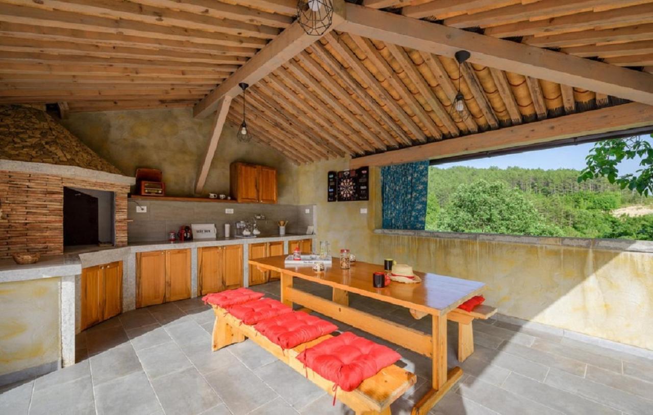Guesthouse Gospodi Cerovlje Bagian luar foto